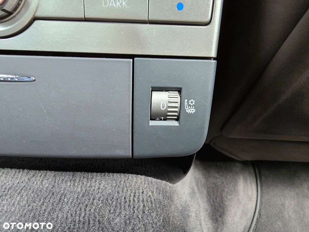 Volkswagen Phaeton 4.2 V8 4MOTION Automatik (5 Sitzer) - 27