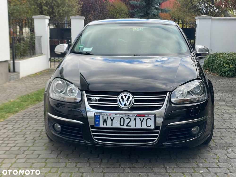 Volkswagen Jetta 2.0 TDI DPF Sportline - 2