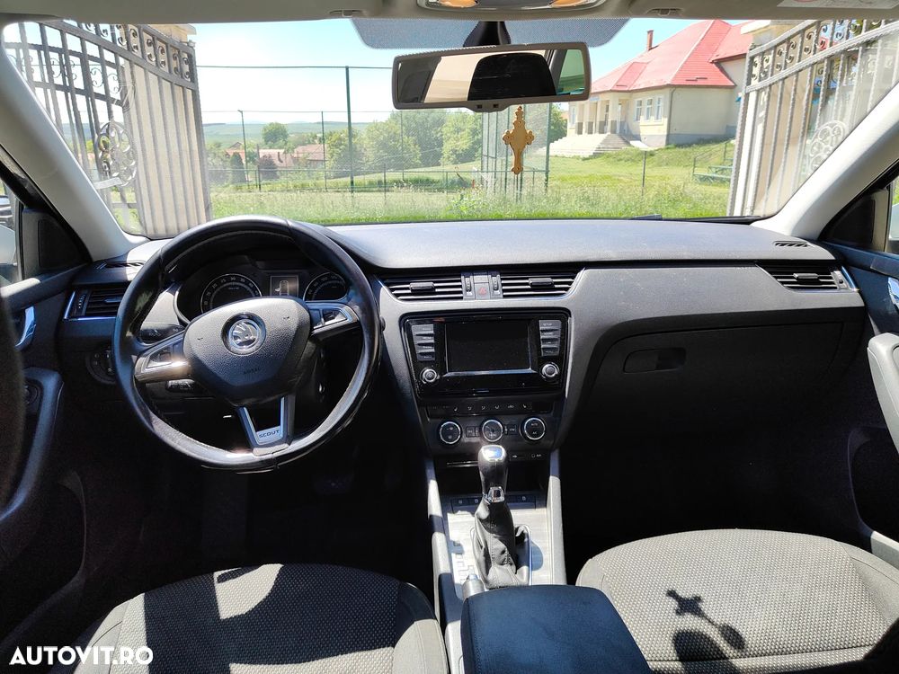 Skoda Octavia 2.0 TDI 4x4 DSG Scout - 12