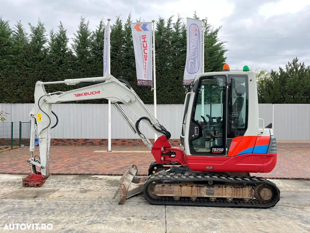 Takeuchi TB 250 - 1