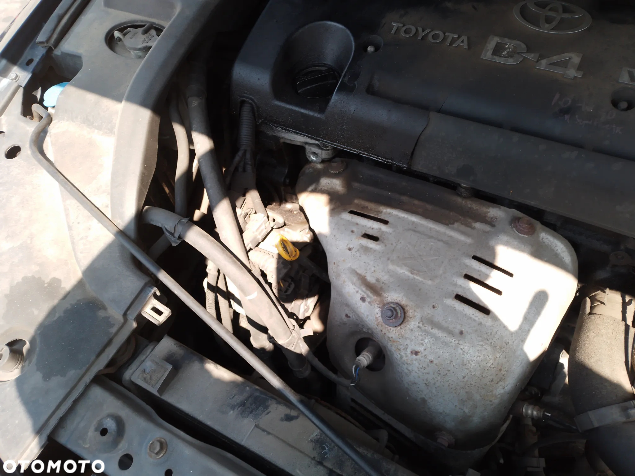 TOYOTA AVENSIS T25 03-06 2.4 KLAPKA WLEWU PALIWA 8P4 - 40