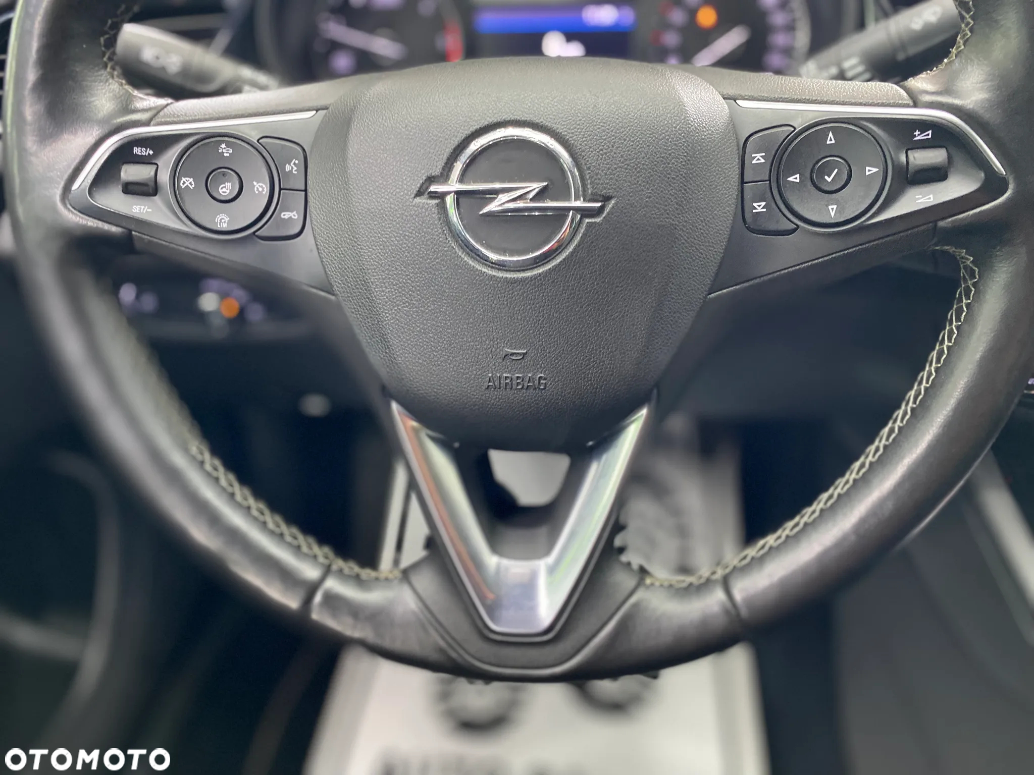 Opel Insignia - 35