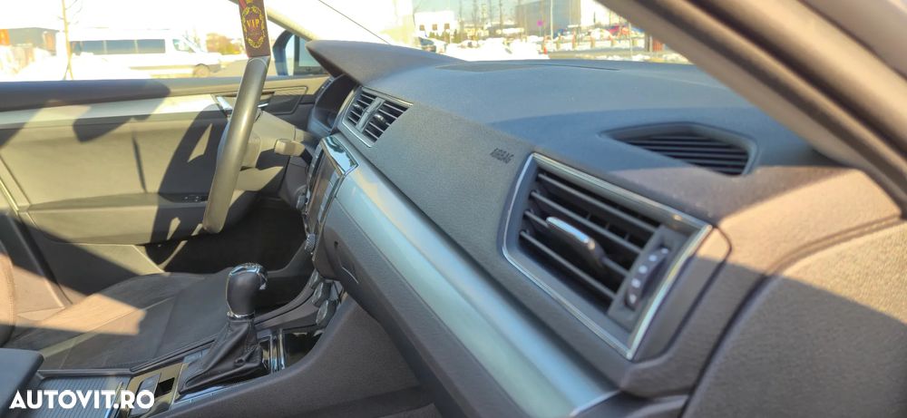 Skoda Superb 2.0 TDI DSG 4X4 Style - 25