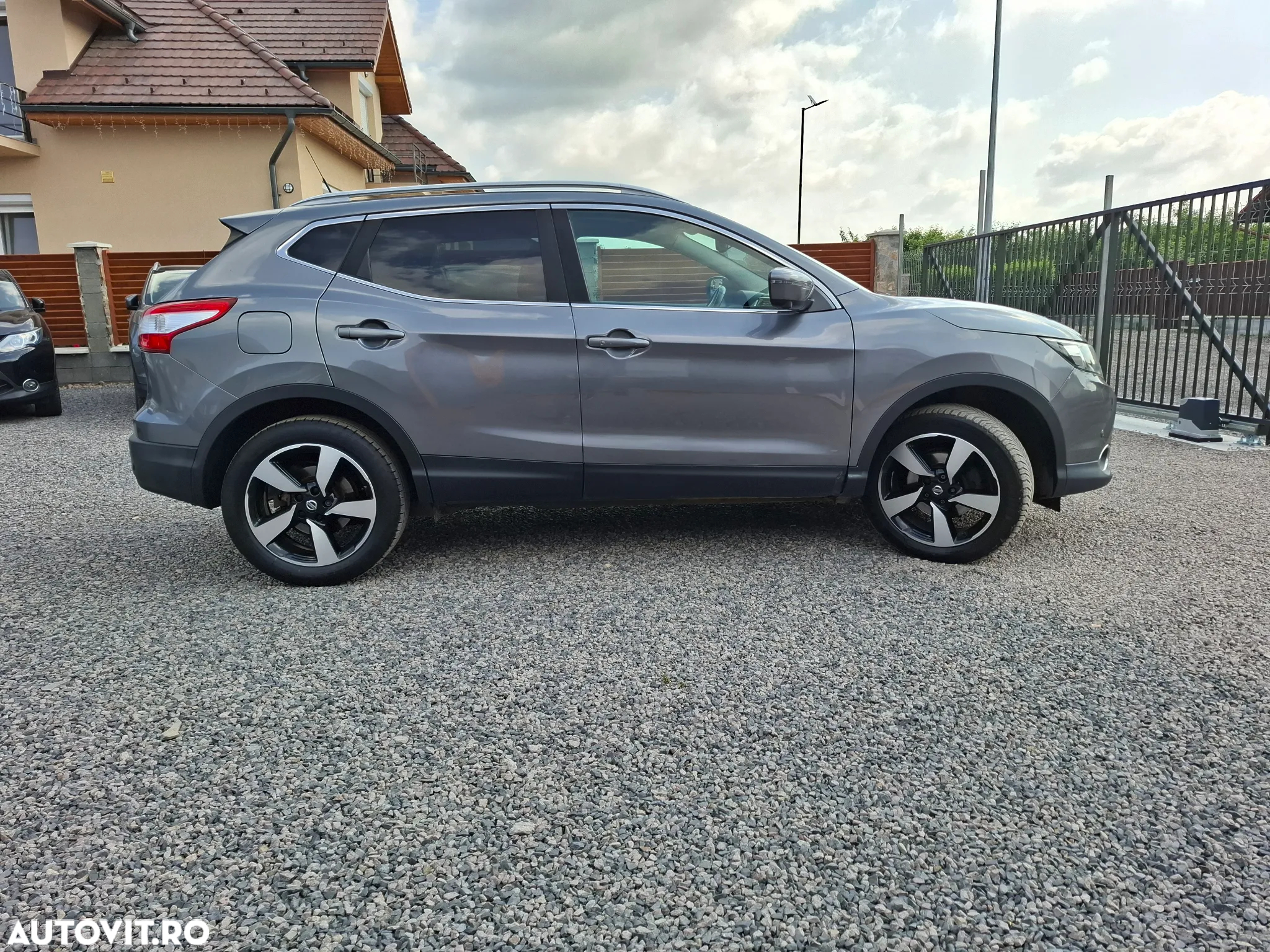 Nissan Qashqai 1.6 DCI Start/Stop N-Connecta - 11