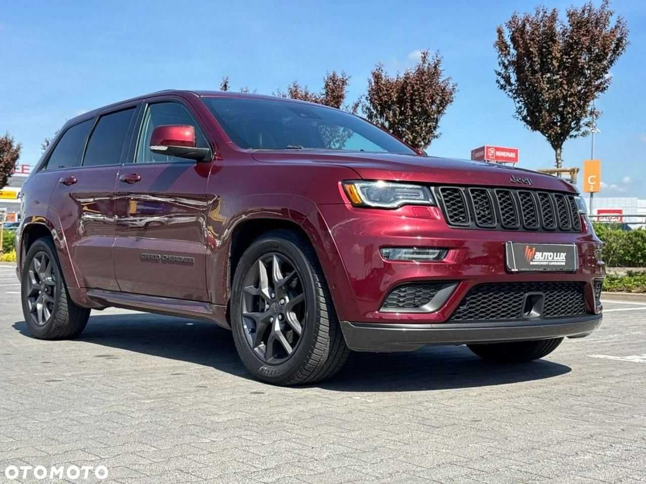 Jeep Grand Cherokee - 31