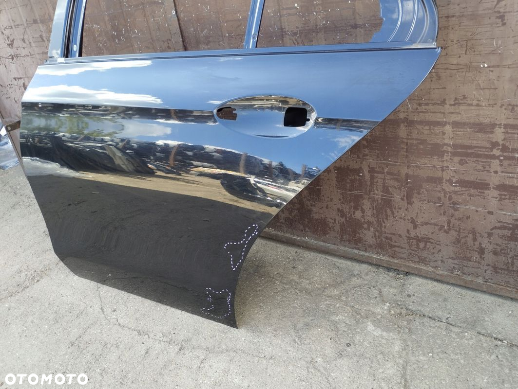 Drzwi lewe tył Mercedes W213 SEDAN - 2