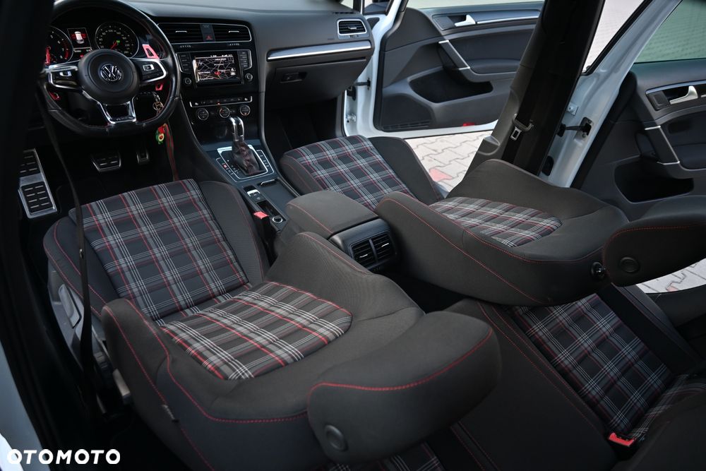 Volkswagen Golf 2.0 TSI BMT GTI Performance DSG - 33