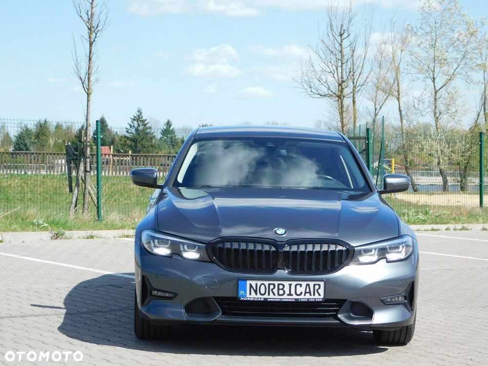 BMW Seria 3 320d Sport Line Shadow sport - 28