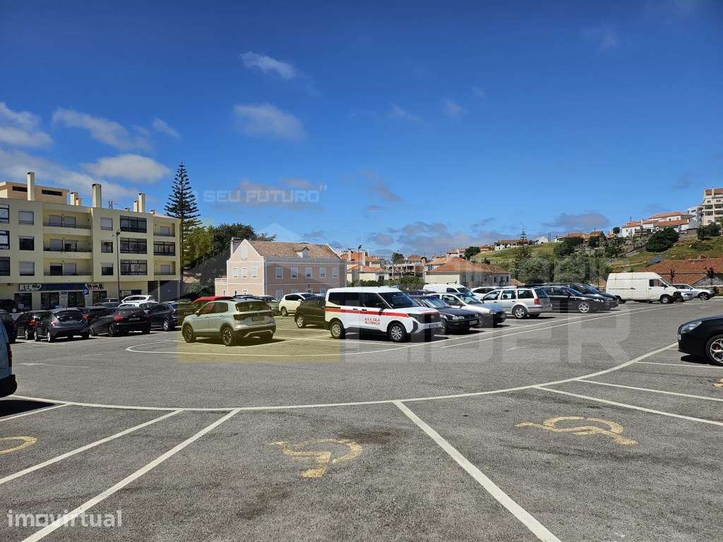Exclusividade Imobiliária Lider 
Arrumos com 6 divisões e corredor... - Grande imagem: 2/13