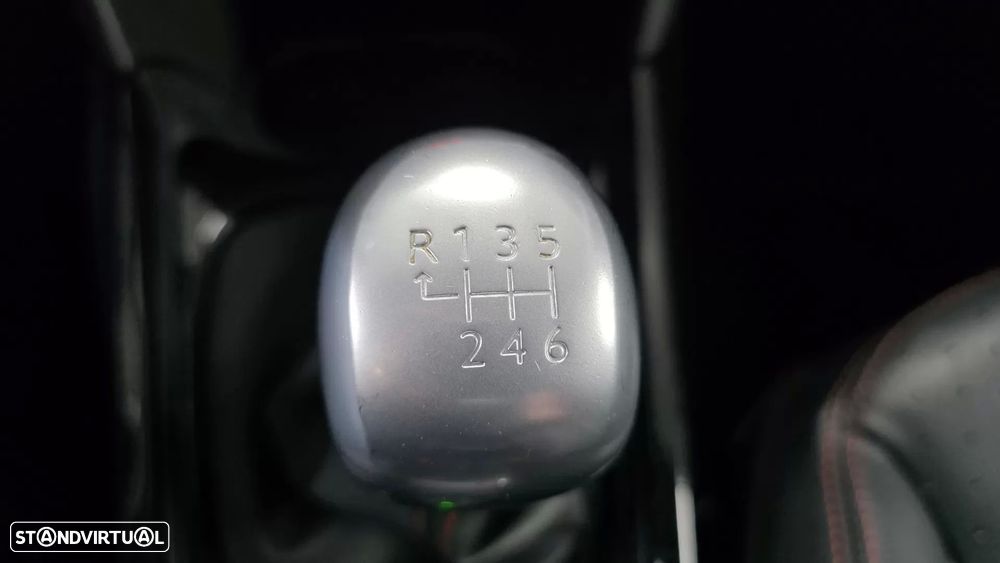 Peugeot 2008 PureTech 130 Stop&Start GT-Line Edition — fotografia 16