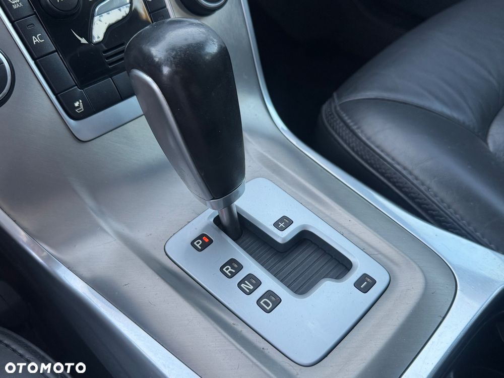 Volvo XC 70 D5 AWD Geartronic Summum - 23