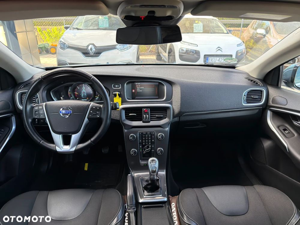 Volvo V40 D2 R-Design Momentum - 8