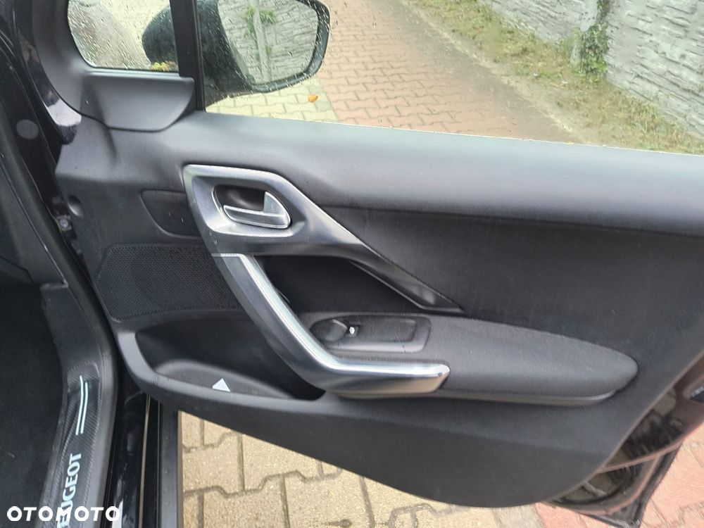 Peugeot 2008 1.2 Pure Tech Crossway S&S EAT6 - 12