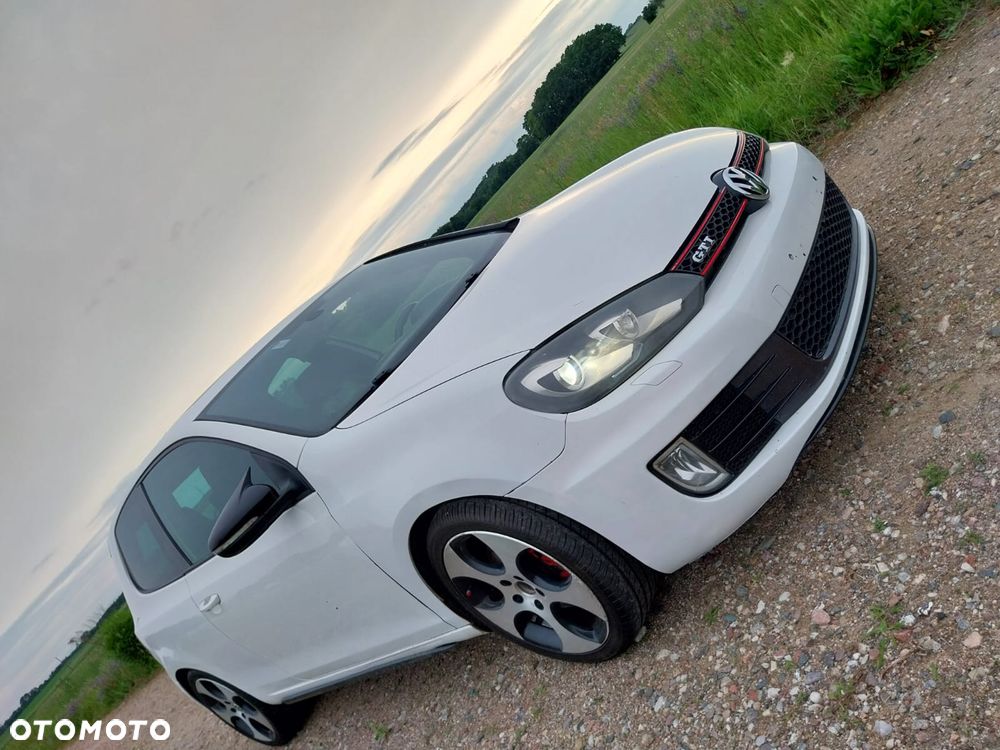 Volkswagen Golf 2.0 TSI GTI - 12