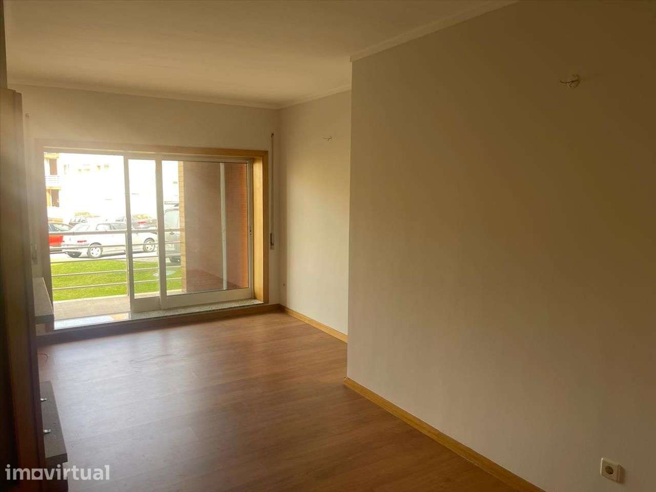 Apartamento T2 com garagem | Canelas - Grande imagem: 4/19