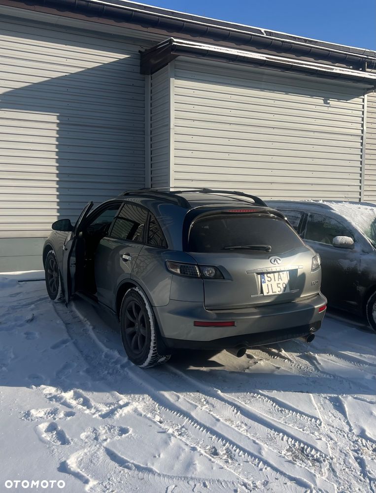 Infiniti FX - 8