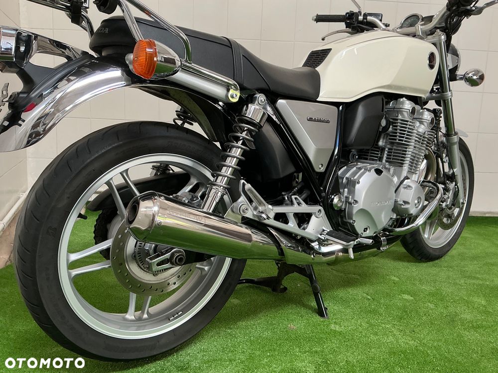 Honda CB - 12