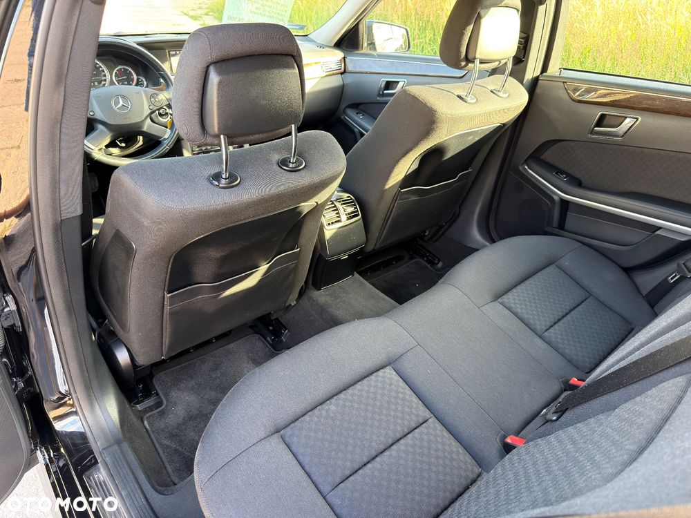Mercedes-Benz Klasa E 220 CDI DPF BlueEFFICIENCY Automatik Elegance - 25