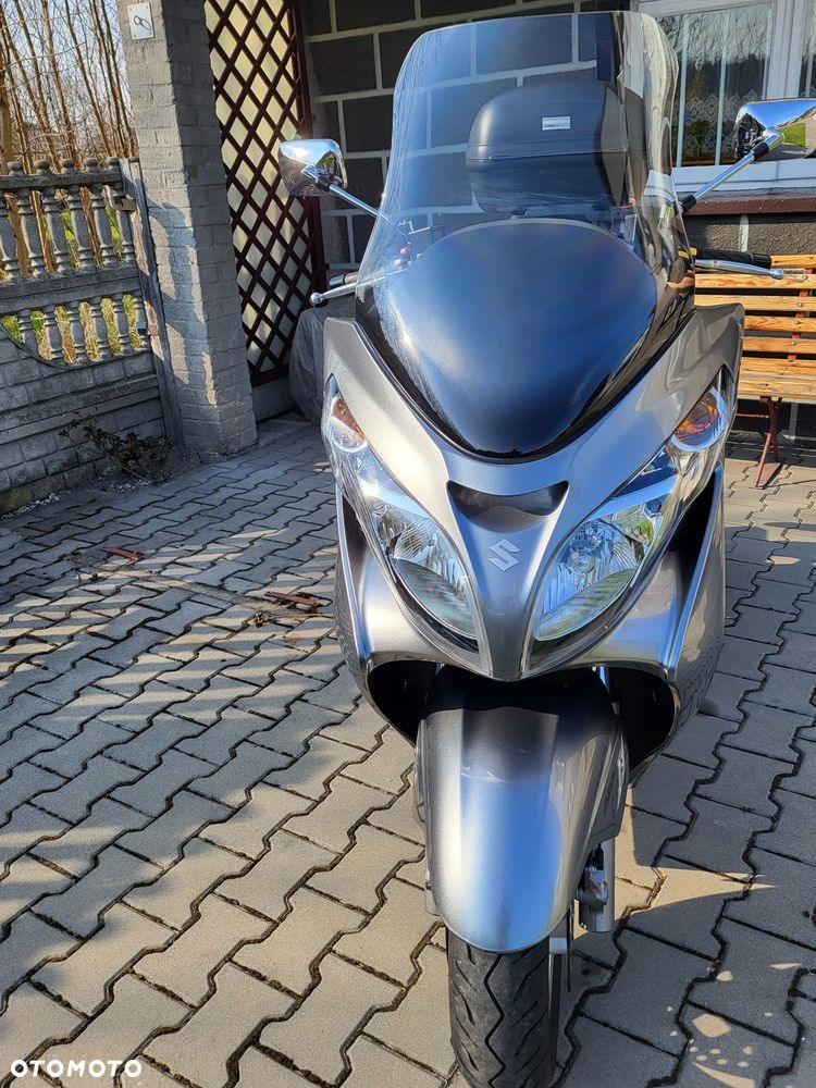 Suzuki Burgman - 23