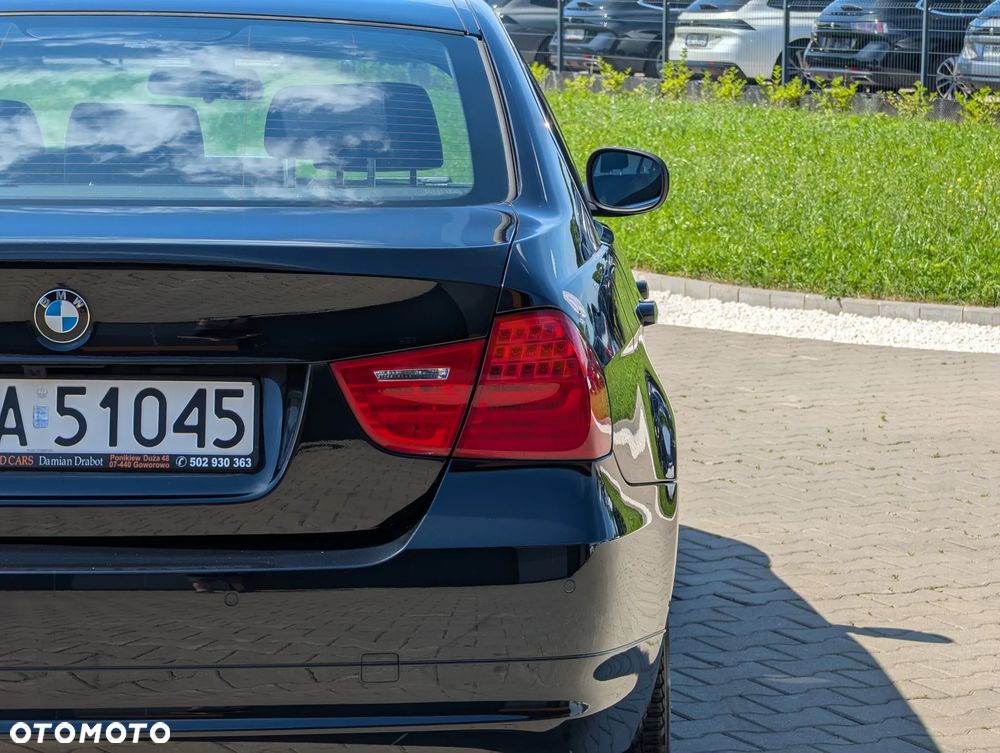 BMW Seria 3 320d Sport Line - 14