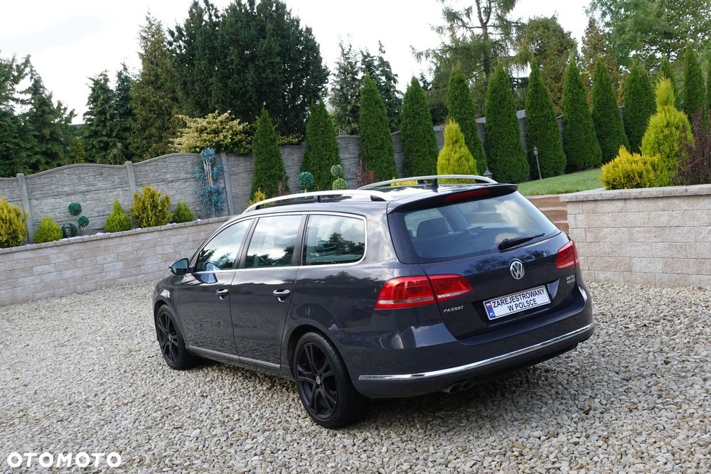Volkswagen Passat - 12