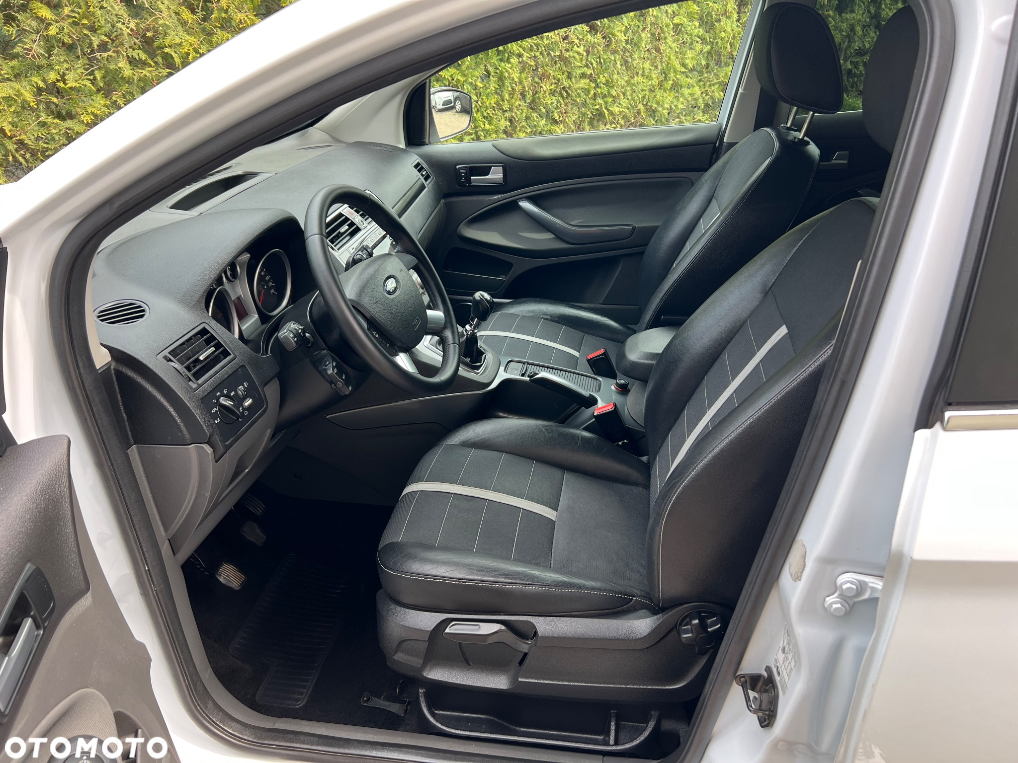 Ford Kuga 2.0 TDCi FWD Titanium - 11