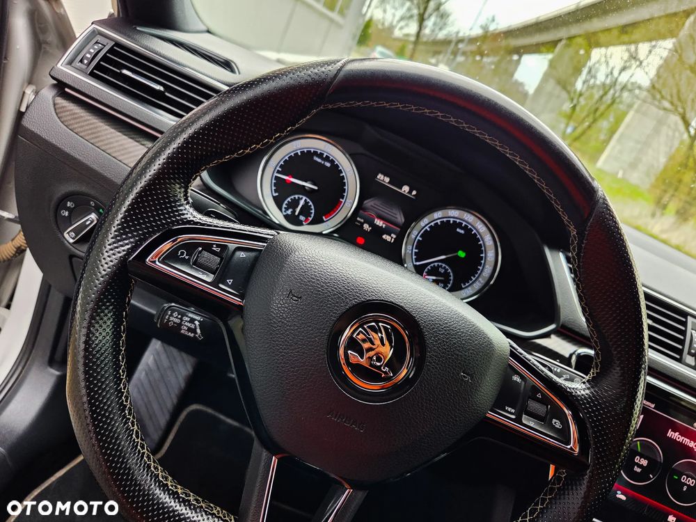 Skoda Superb 2.0 TDI SCR Sportline DSG - 33