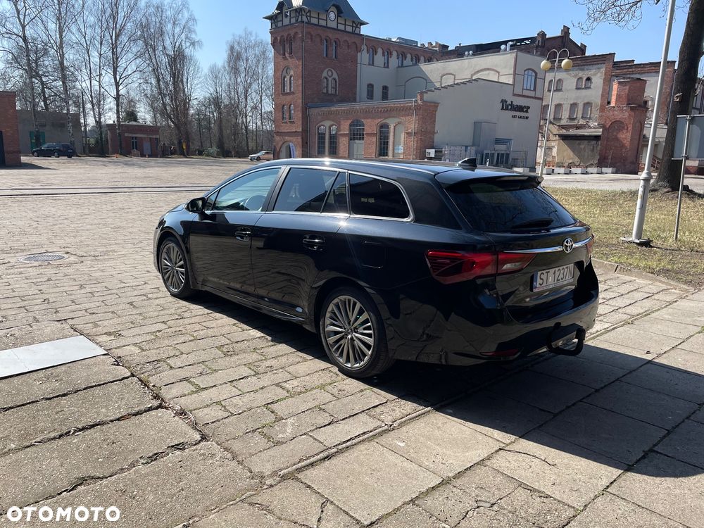 Toyota Avensis 1.8 Premium MS - 4
