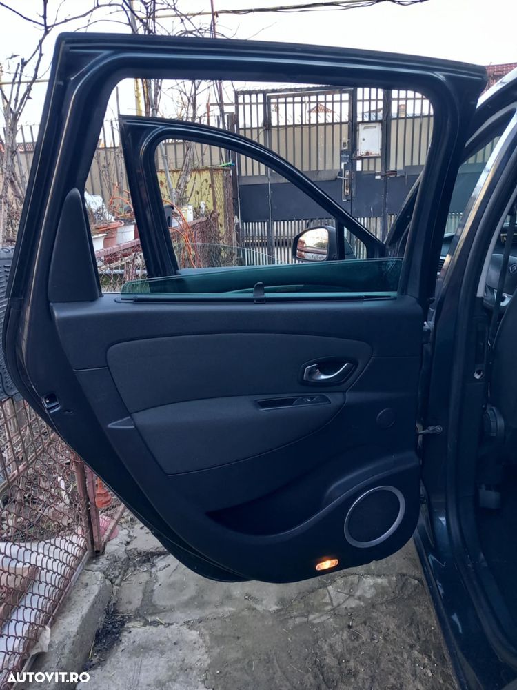 Renault Scenic 2.0 16V 140 CVT Bose Edition - 25