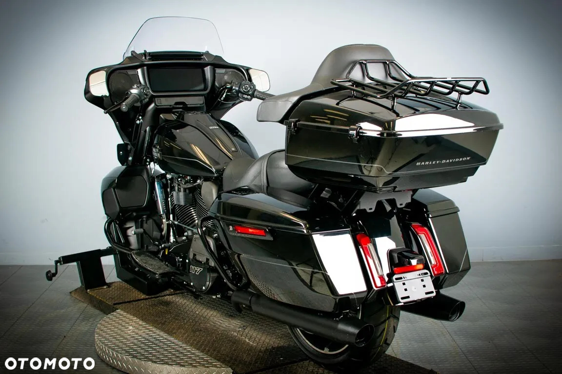 Harley-Davidson Touring Street Glide - 4