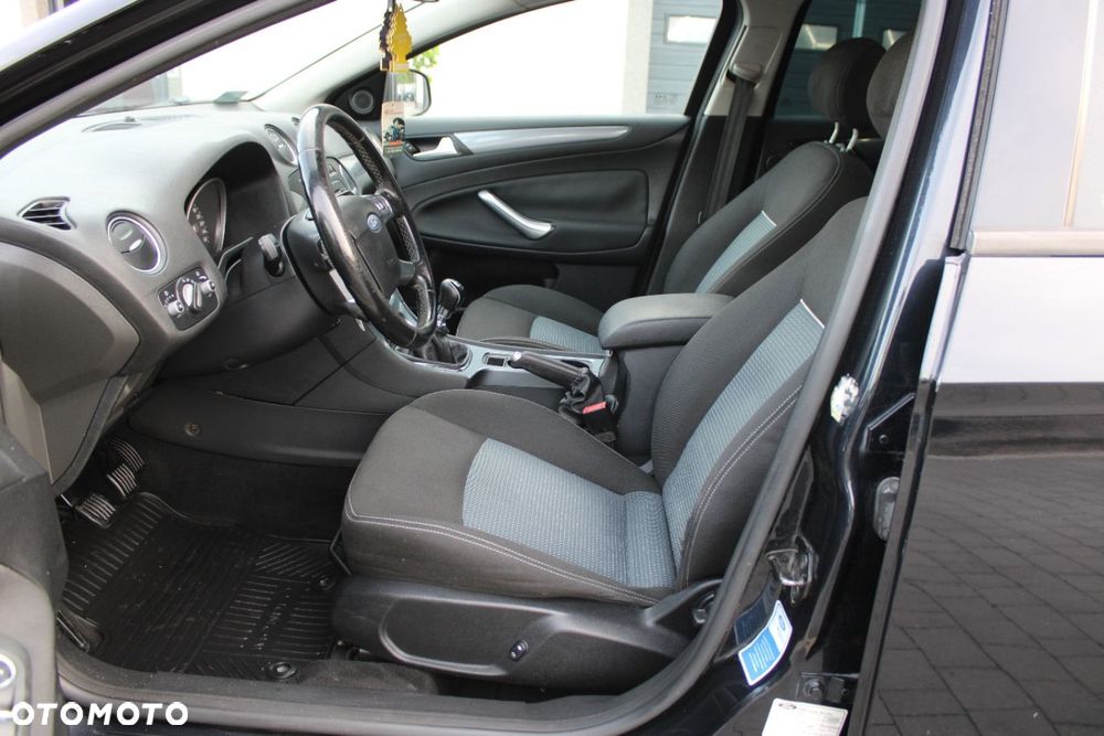 Ford Mondeo - 15