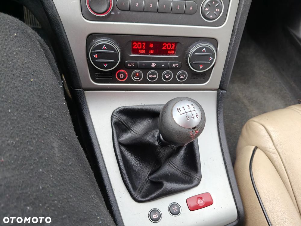 Alfa Romeo 159 1.9 JTDM 8V DPF Distinctive - 24