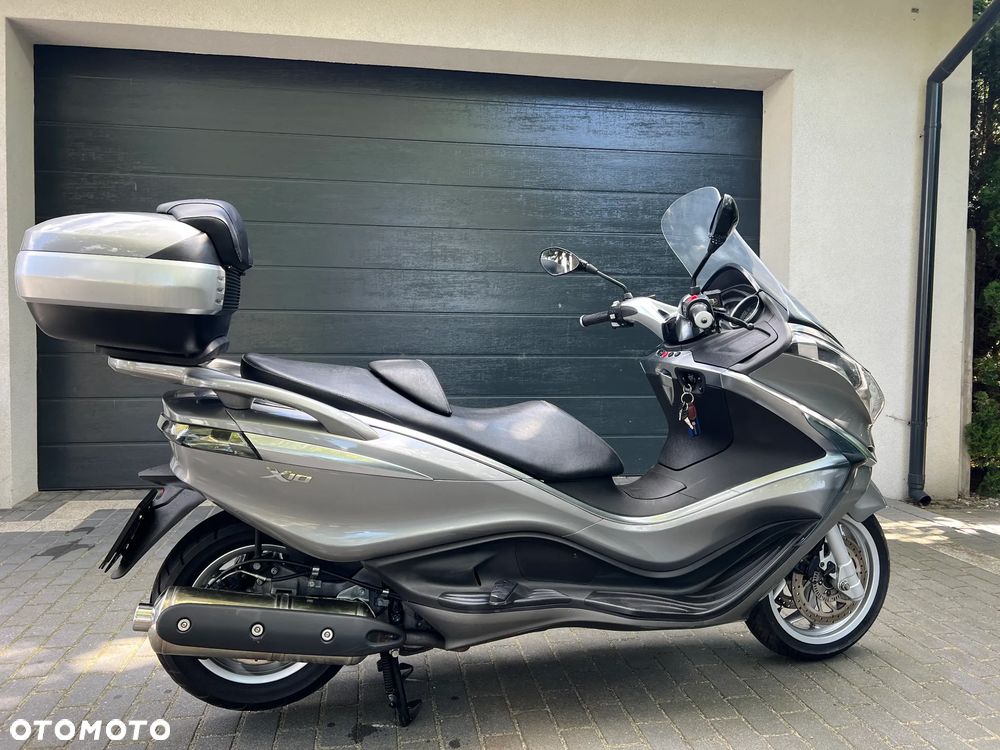 Piaggio X10 - 10
