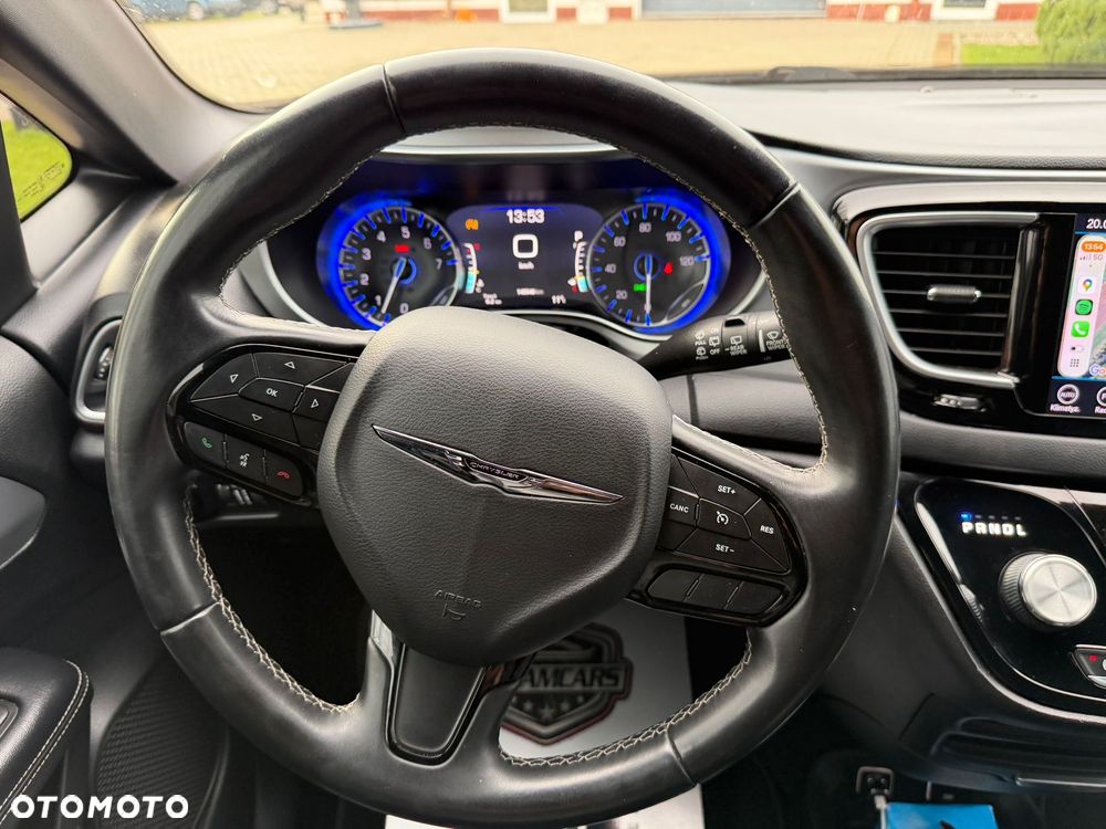 Chrysler Pacifica - 18