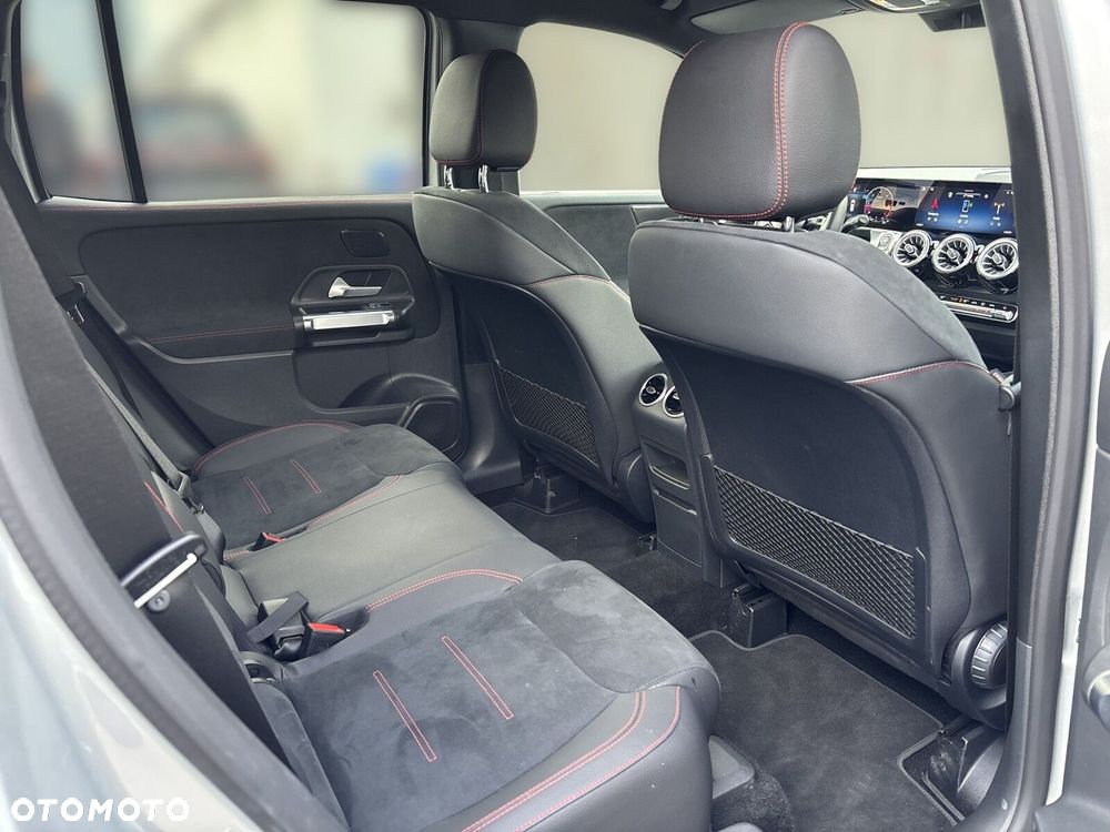 Mercedes-Benz GLB - 21