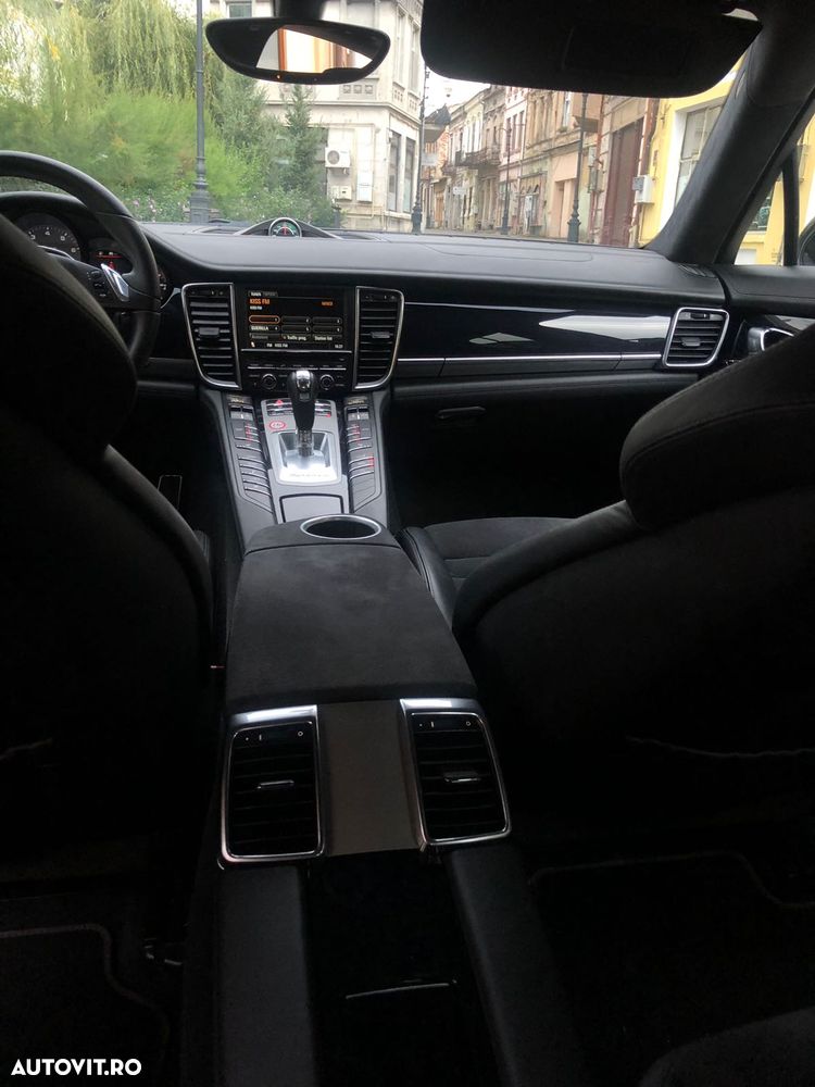 Porsche Panamera - 23