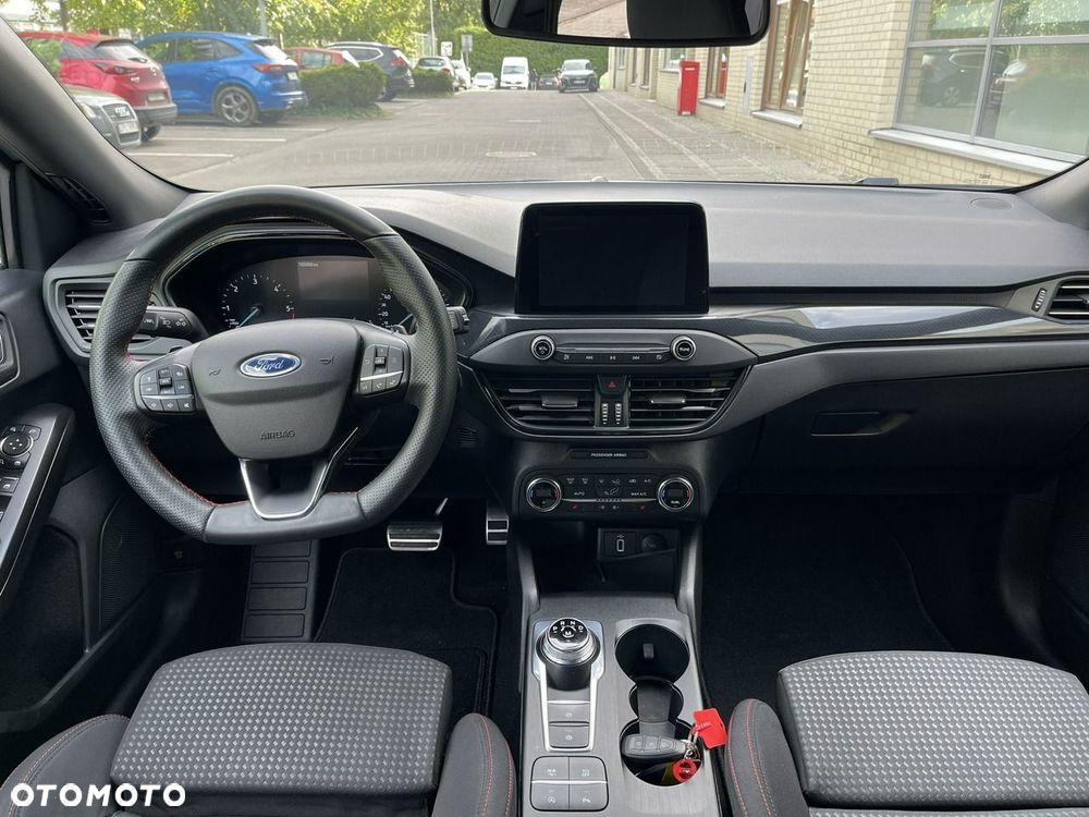 Ford Focus - 25