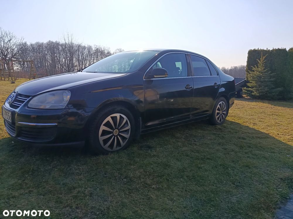 Volkswagen Jetta 1.6 FSI Comfortline - 15