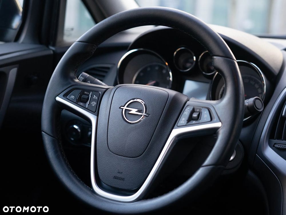 Opel Astra 1.4 T Business EU6 - 18