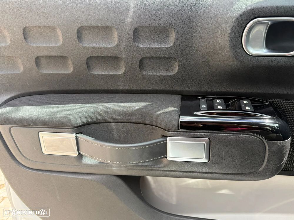 Citroën C3 1.2 PureTech Shine - 21