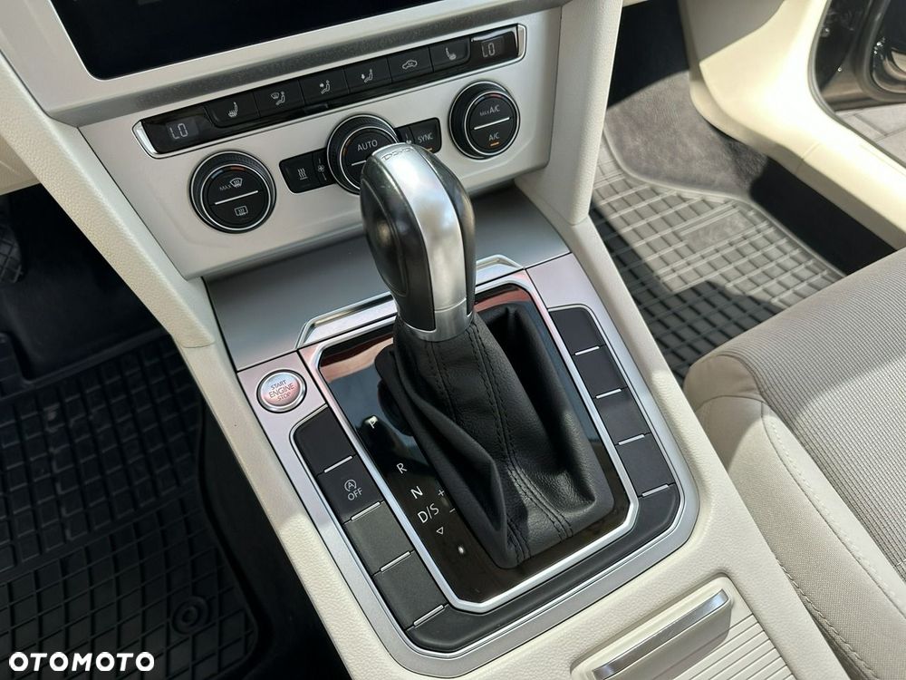 Volkswagen Passat Variant - 31