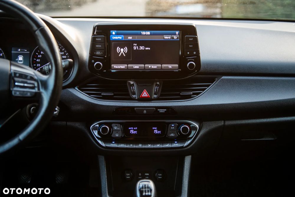 Hyundai i30 1.4 T-GDI YES - 32