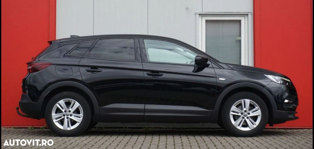 Opel Grandland X 1.2 Start/Stop Business Edition - 9