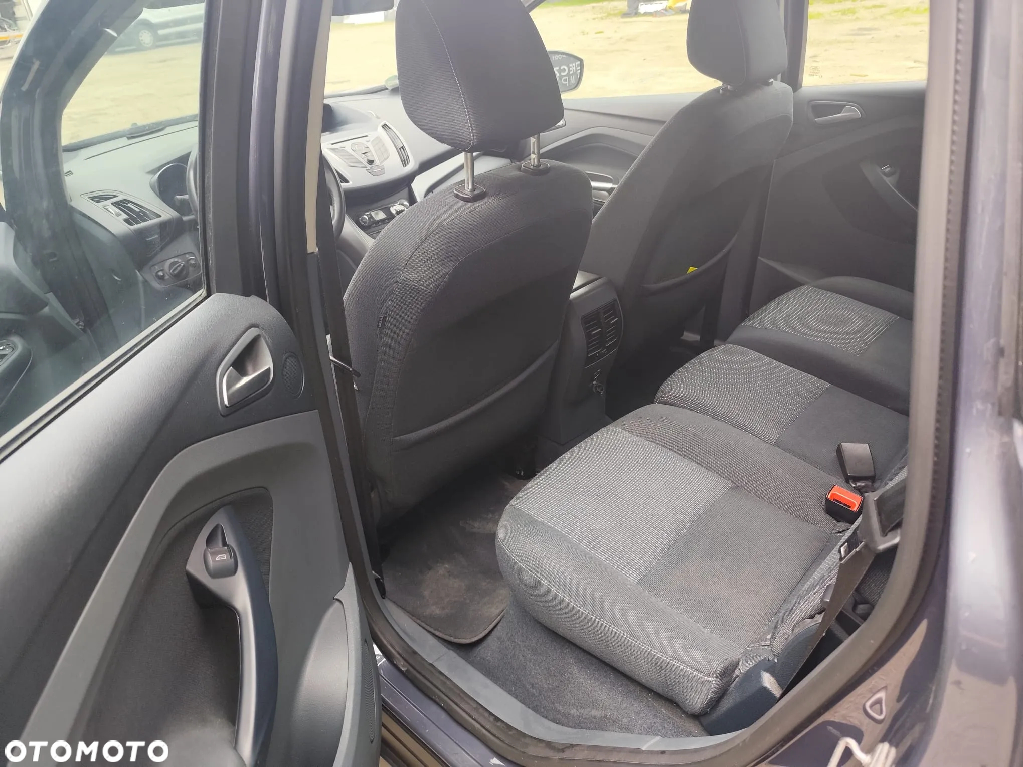 Ford C-MAX 1.6 Titanium - 16