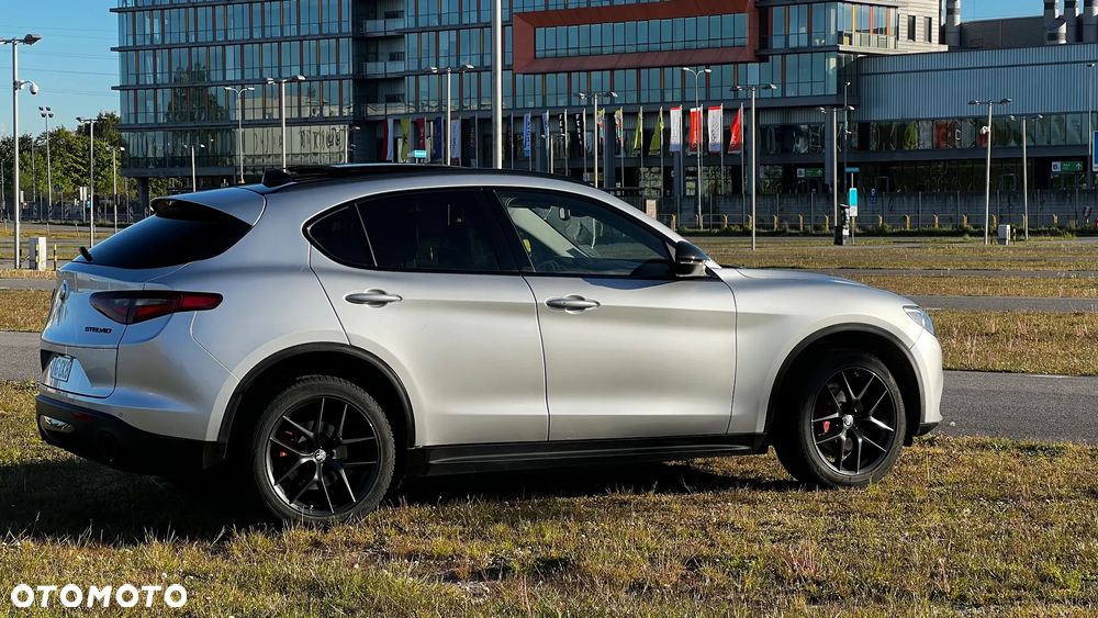 Alfa Romeo Stelvio - 18