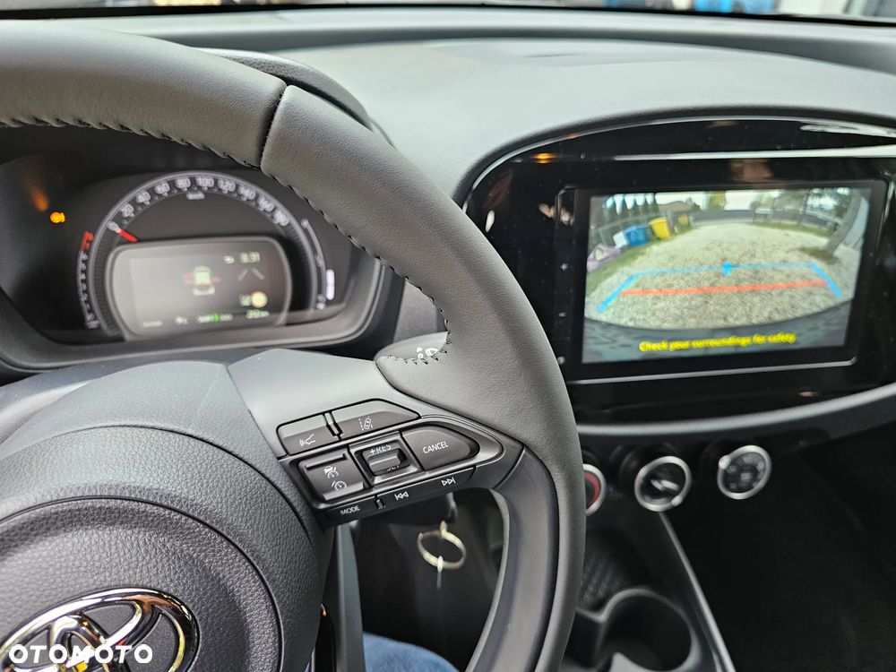 Toyota Aygo X 1.0 VVT-i X-play - 10