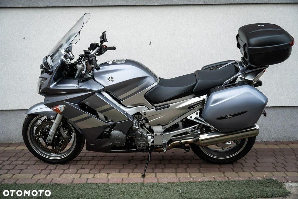 Yamaha FJR - 6