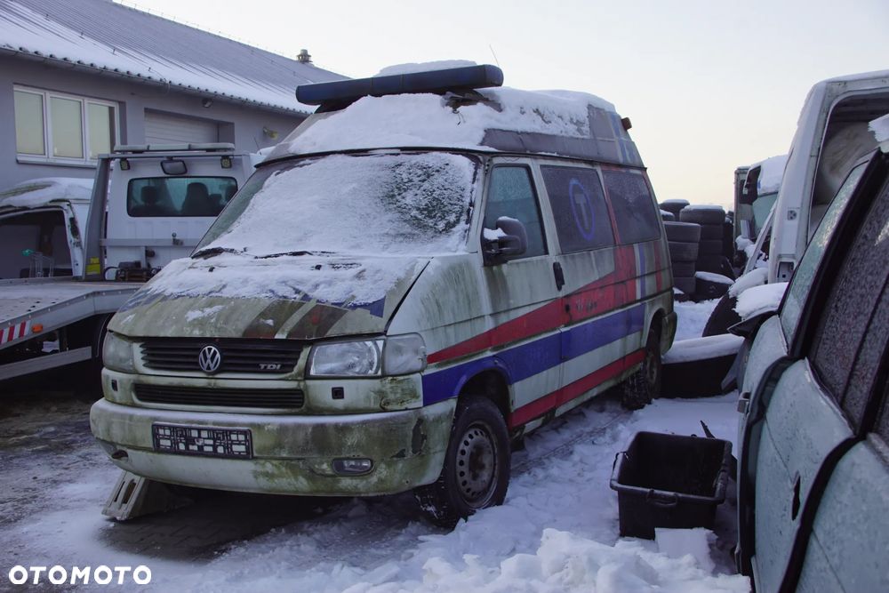 Auto na części - Volkswagen Transporter T4 Lift 2.5 TDI 102 KM ACV DXZ L902 2002R Silnik Skrzynia Drzwi Maska Klapa Błotnik Zderzak Lusterko Lampa Deska Kokpit Sterownik Moduł Czujnik Licznik Panel Kierownica - 7