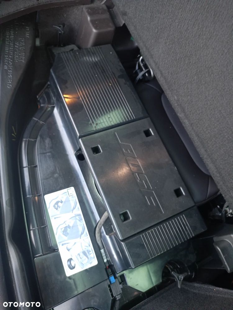 Renault Espace 1.6 dCi Energy Initiale Paris EDC 7os - 33
