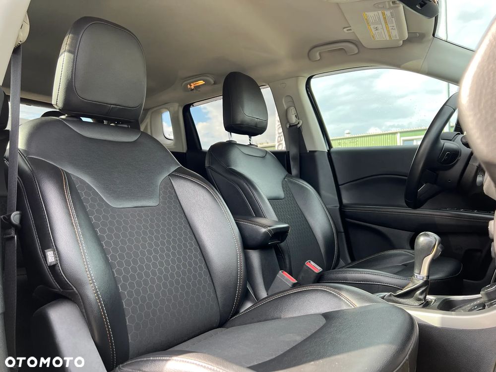 Jeep Compass - 28